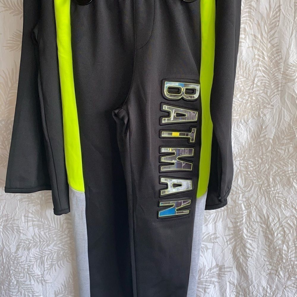 BATMAN 2 pc active wear set - Picture 6 of 6